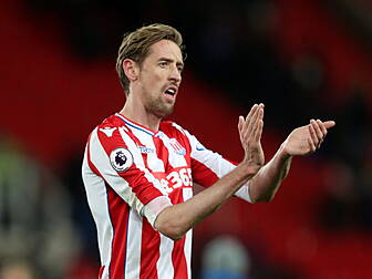 Peter Crouch retires from foot...